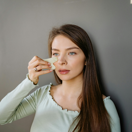 Regard Signature & Yoga Facial Gua Sha